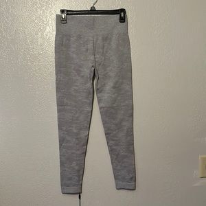 NWT GYMSHARK Camo Seamless Legging Lilac Grey